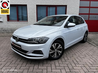 Volkswagen Polo 1.0i CRUISE / NAVI / PDC
