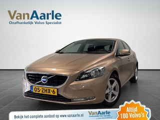 Volvo V40 T3 Momentum Parkeercamera Trekhaak Cruise-Control 150pk