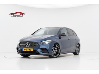 Mercedes-Benz B-klasse 180 Business Solution AMG Pano/Sfeer/Camera/Memory