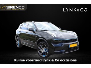 Lynk & Co 01 1.5 | Plug-in hybride | 20 " wielen | panoramadak | black magic | led | 360 camera | 3d view |