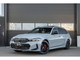 BMW 3-serie Touring M340i xDrive Vol|Pano|Trekhaak|Harman-Kardon|HuD|Carbon|
