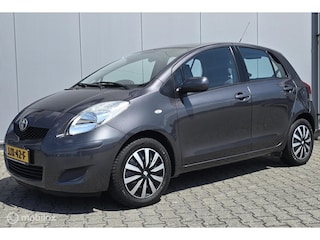 Toyota Yaris 1.3 VVTi Dynamic