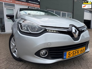 Renault Clio Estate 0.9 TCe Dynamique met trekhaak en parkeersensoren en navigatie en bluetooth telefoon / media en airco