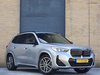 BMW iX1 xDrive30 Launch Edition M Sport Pano | ACC | Trekhaak | Driving Assistant Plus | Widescreen