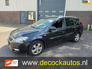 Kia Ceed Cee'd 1.4 CVVT X-ecutive/TREKHAAK