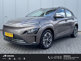 Hyundai Kona EV Comfort 64 kWh / Warmtepomp / SOH 100% / Navigatie / Krell audio / All season banden / Dealeronderhouden / Fabrieksgarantie t/m 03-27 /