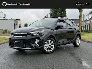 Kia Stonic DynamicLine 1.0 T-GDi MHEV | LED-koplampen | Cruise Control | Achteruitrijcamera | Dakrails | lichtmetalen velgen | Digitaal Dashboard Appel CarPlay/Android Auto | Climate Control |