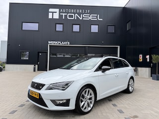 Seat Leon ST 1.8 TSI FR / Panorama / Alcantara / LED / Climate / 18" Inch LMV