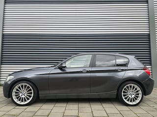 BMW 116i Business+ Automaat ,Climatronic, leder zeer mooi