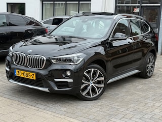 BMW X1 SDrive20i Orange Edition III, Panoramadak,Apple Carplay/Android,Stoelverwarming,Sfeerverlichting
