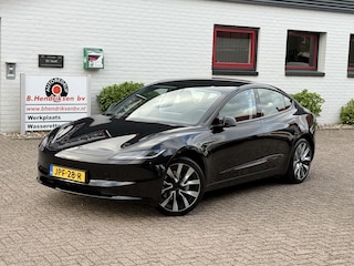 Tesla Model 3 Longe Range RWD 78 KWH/ Glascoating/ Afneembare trekhaak/ 19 Inch velgen/ December 2025/ 1 Eigenaar/ Origineel NL/ NAP