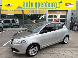 Lancia Ypsilon 0.9 TwinAir Silver Plus * 50.854 Km * Two Tone Color * Airco * Sportvelgen *
