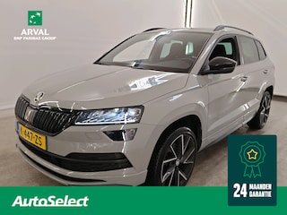 Skoda Karoq 1.5 TSI ACT 150pk Automaat Sportline Business | Trekhaak | Camera | PDC | Stuur- en stoelverwarming | 19" all season