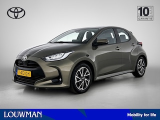 Toyota Yaris 1.5 VVT-i Dynamic | Dealer onderhouden | Navigatie | Trekhaak afneembaar | Airco | Achteruitrijcamera | Apple CarPlay/Android Auto | Cruise Control Adaptive | Leseman opg 11-7