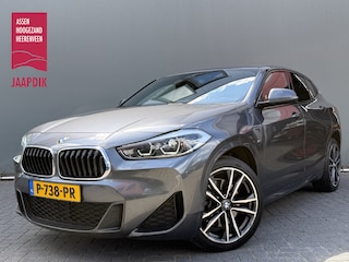 BMW X2 BWJ 2021 xDrive20i 179 PK High Executive M AUTOMAAT | FULL LED | PANO | HALF LEDER | ADAPTIVE CRUISE | ELEKTRI. ACHTERKLEP | STOELVERW. | DAB | NAVI | CLIMA | LMV | PDC