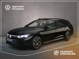 Volkswagen Passat Variant R-Line Edition 1.5 TSI eHybrid 204pk DSG Automaat Trekhaak, Black Style, Panoramadak, Adaptive cruise control, 360 camera, Achteruitrijcamera