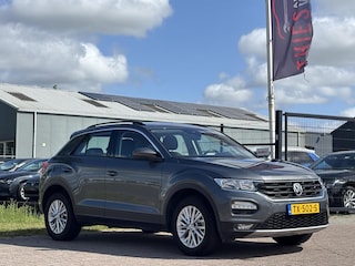 Volkswagen T-Roc 1.5TSI Style acc trekhaak pdc apple carplay
