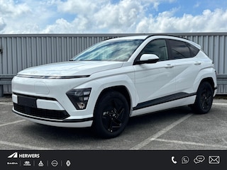 Hyundai Kona Pure Edition 64.8 kWh / €1500,- Voordeel / Uit Voorraad Leverbaar / Stoel- & Stuurverwarming / Achteruitrijcamera / Parkeersensoren Voor + Achter / Dynamische Navigatie / Climate Control / Adaptive Cruise Control /