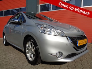 Peugeot 208 1.2 VTi Style.5drs,Airco,Cruise,Navi,Nette auto!