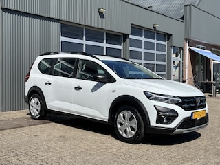 Dacia Jogger 1.0 TCe 110 7-Persoons Airco Cruise controle Trekhaak 1200kg trekgewicht Radio Elektrische ramen voor USB aansluiting Isofix