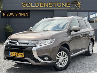 Mitsubishi Outlander 2.0 PHEV Business Edition 2e Eigenaar,Trekhaak,Camera,Keyless,Navi,Alcantara-Leder,Clima,Cruise,Lm velgen,N.A.P,Apk tot 06-2027