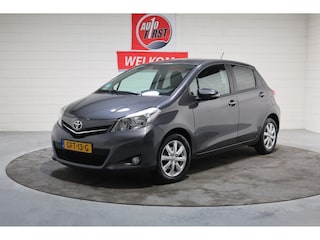 Toyota Yaris 1.0 VVT-i Trend, Volledig onderhouden, Airco, Radio CD, Navigatie, Blue tooth, Isofix, Lichtmetaal, Prijs incl nieuwe apk, beurt en 3 maanden garantie
