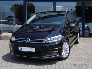 Volkswagen Touran 1.5 TSI | Automaat | Highline | 7 P. | Adapt. Cruise Control | Pano | Navi | Winter Pakket | 3-zone Climate Control | El. Achterklep | Dig. Dashboard | LED Koplampen | DAB | Apple Carplay/Android | |