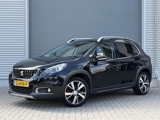 Peugeot 2008 1.2 PureTech GT-line | Airco | Camera | Panorama dak | Stoelverwarming | Leder | Trekhaak | Distributieriem vervangen |