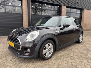 Mini Cooper 1.5 Chili Serious Business