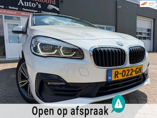 BMW 2-serie Tourer 216i 7pers High Executive met parkeersensoren / camera en navigatie en bluetooth telefoon / media en airco