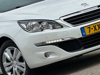 Peugeot 308 SW 1.2 e-THP Blue Lease Executive - Blanc Nacre - Panorama/Boekjes - Fris