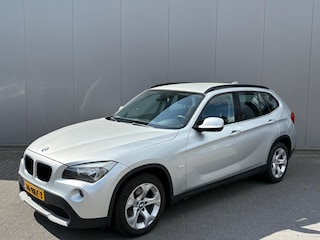 BMW X1 sDrive18i 150PK Automaat Executive Trekhaak-1700kg/Parkeerhulp/Cruise-control