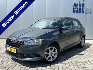 Skoda Fabia 1.0 5 Drs Active Trekhaak Airconditioning Lichtmetalen Velgen Bluetooth Elek Pakket 5 deuren Apk 07/2027