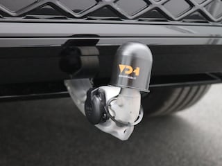 Volkswagen T-Roc 1.5 eTsi R-Line First Edition 150PK 150PK DSG Pano-Schuifdak, Trekhaak, Black Style, 20" LM Velgen, Keyless, Side Asisst, Matrix LED, Achteruitrijcamera, Memory-stoelen, Harman Kardon, Leder