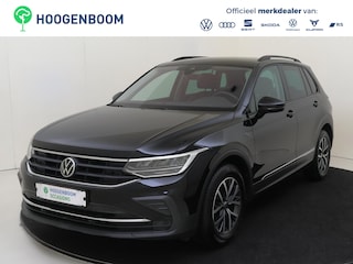 Volkswagen Tiguan 1.5 TSI Life | Trekhaak | Achteruitrijcamera | ErgoActive voorstoelen | Stoel- en stuurwielverwarming | Adaptieve cruise control | Lane assist | Carplay |