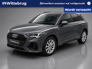 Audi Q3 45 TFSI e S edition / Digitaal dashboard / Navigatie / App connect / 3x S-line / Dodehoek / Zwenkbare trekhaak /