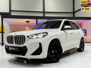 BMW X1 SDrive20i M Sport Pano Sportstoelen ACC Trekhaak Navi LED Camera Carplay