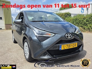 Toyota Aygo 1.0 VVT-i x-Play, Camera! Carplay! VERWACHT!!
