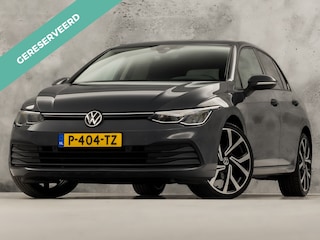 Volkswagen Golf 1.5 TSI Sport 150Pk Automaat (APPLE CARPLAY, GROOT NAVI, STUUR/STOELVERWARMING, SPORTSTOELEN, GETINT GLAS, SFEERVERLICHTING, KEYLESS, NIEUWSTAAT)