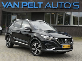 MG ZS EV Luxury 45 kWh / Leder / Pano