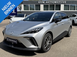 MG 4 Electric Luxury 64 kWh |360 CAMERA| 7 JAAR MG GARANTIE T/M 07-2031| ELEK. STOEL| DODE HOEK SENSOR| STOEL + STUURVERWARMING| ADAPTIVE CRUISE CONTROL | RIJKLAAR PRIJS |