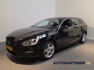 Volvo V60 2.4 D5 Twin Engine Momentum - Stoelverwarming - Navi