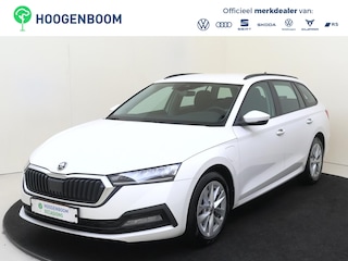 Skoda Octavia Combi 1.4 TSI iV PHEV Business Edition | SoH 95% | Cruise control | Sfeerverlichting | Lane assist | Parkeersensoren achter | 2-zone airco | LED koplampen | Carplay |