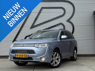 Mitsubishi Outlander 2.0 PHEV instyle 2e Eigenaar|Pano|Trekhaak|Stoelverw|Camera|Cruise|Clima|Navi|Elek achterklep|N.A.P|APK tot 12-2026