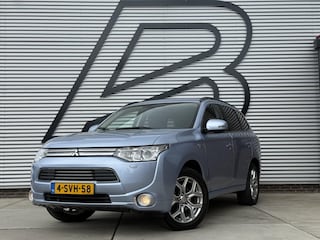 Mitsubishi Outlander 2.0 PHEV instyle 2e Eigenaar|Pano|Trekhaak|Stoelverw|Camera|Cruise|Clima|Navi|Elek achterklep|N.A.P|APK tot 12-2026