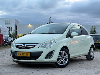 Opel Corsa 1.4-16V/ SCHERM/ LAAG KM