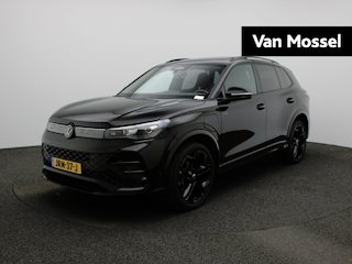 Volkswagen Tiguan 1.5 eHybrid R-Line Edition 204 PK| Origineel Nederlands | 1e Eigenaar | Panoramadak | Navigatie | Achteruitrijcamera | Stoelverwarming | Stuurwielverwarming | Achterklep Elektrisch