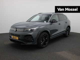 Volkswagen Tiguan 1.5 eHybrid R-Line Edition 204 PK| Origineel Nederlands | 1e Eigenaar | Trekhaak | Panoramadak | Navigatie | Achteruitrijcamera | Stoelverwarming | Stuurwielverwarming | Achterklep Elektrisch