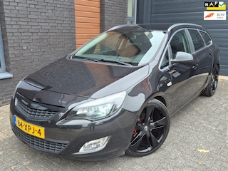 Opel Astra Sports Tourer 1.7 CDTi S/S Cosmo Navigatie/Trekhaak/Nieuwe APK!