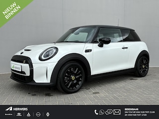 Mini Mini Classic 33 kWh / SOH 100% / Premium Go Pakket / Achteruitrijcamera / Apple Carplay/Android Auto / Navigatie / Stoelverwarming /